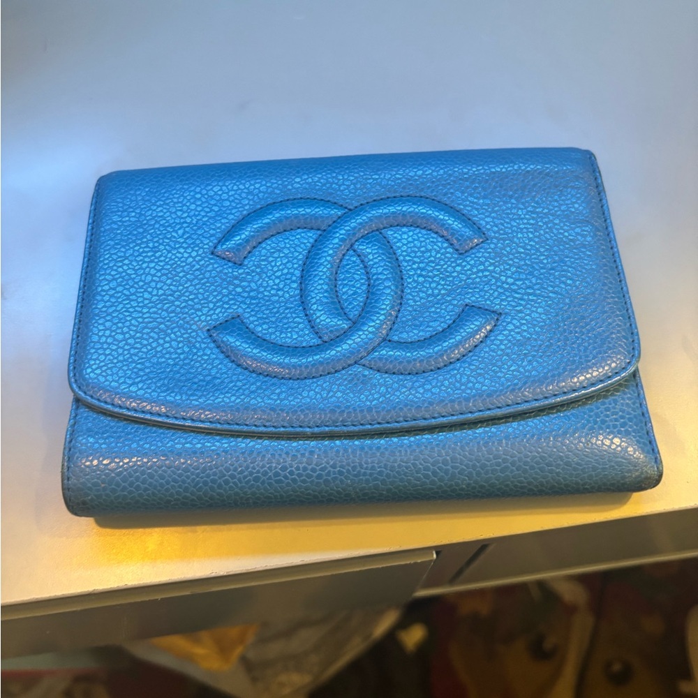 Chanel Electric Blue Caviar Leather Vintage Timeless Large Wallet - Picture 3 of 13